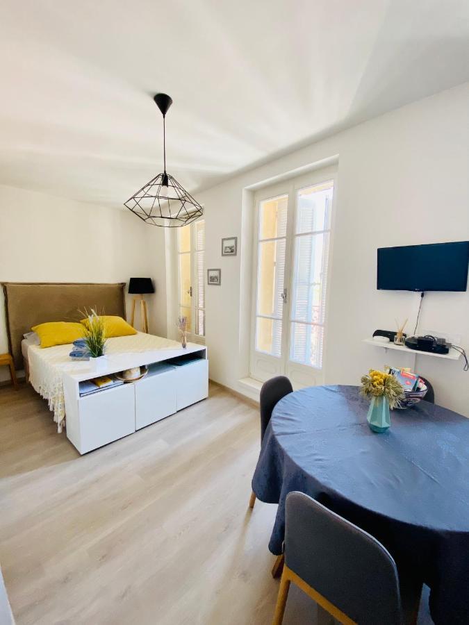 Grand Studio Au Pied Du Panier Apartment Marseille Ngoại thất bức ảnh