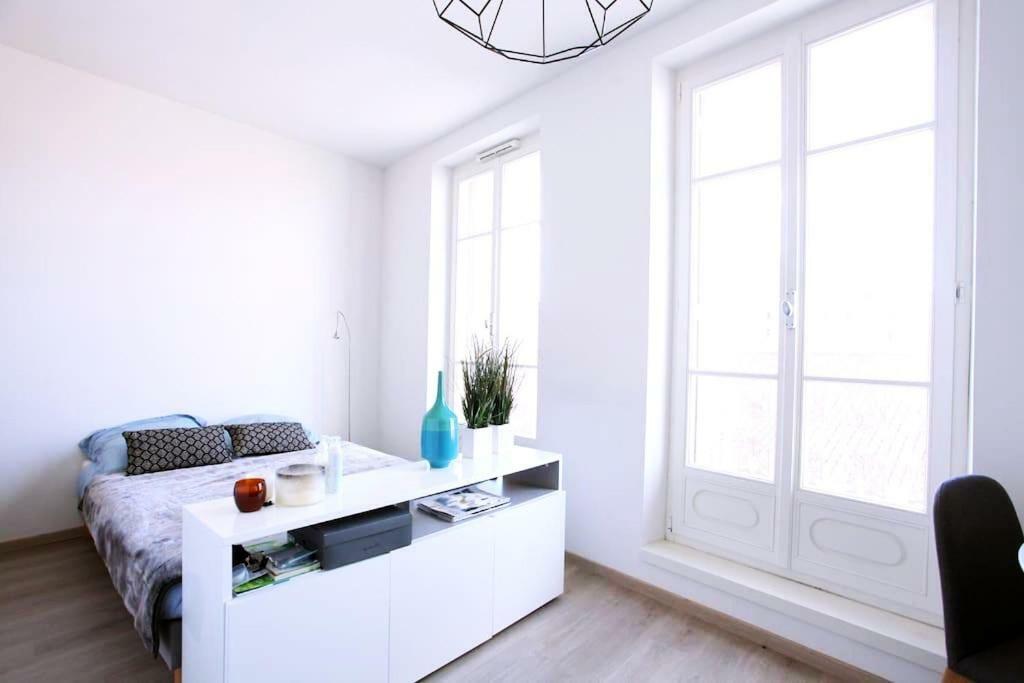 Grand Studio Au Pied Du Panier Apartment Marseille Ngoại thất bức ảnh