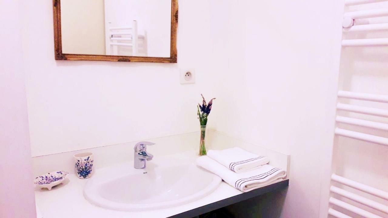 Grand Studio Au Pied Du Panier Apartment Marseille Ngoại thất bức ảnh